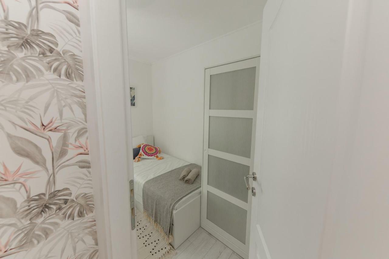 Lara Apartment *