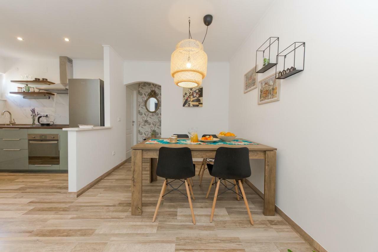 Lara Apartment